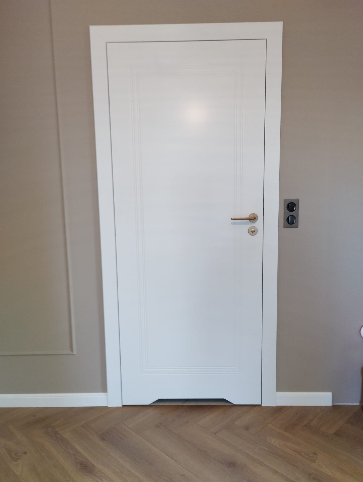 Drzwi - Drzwi białe złota klamka