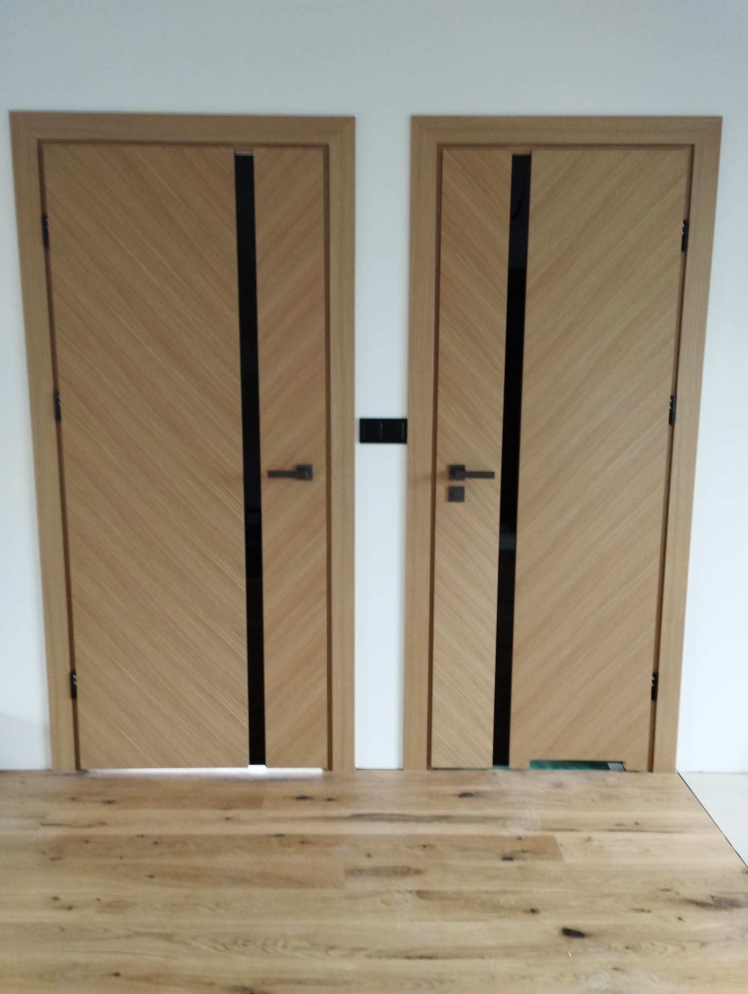 Drzwi - Drzwi dębowe czarna listwa