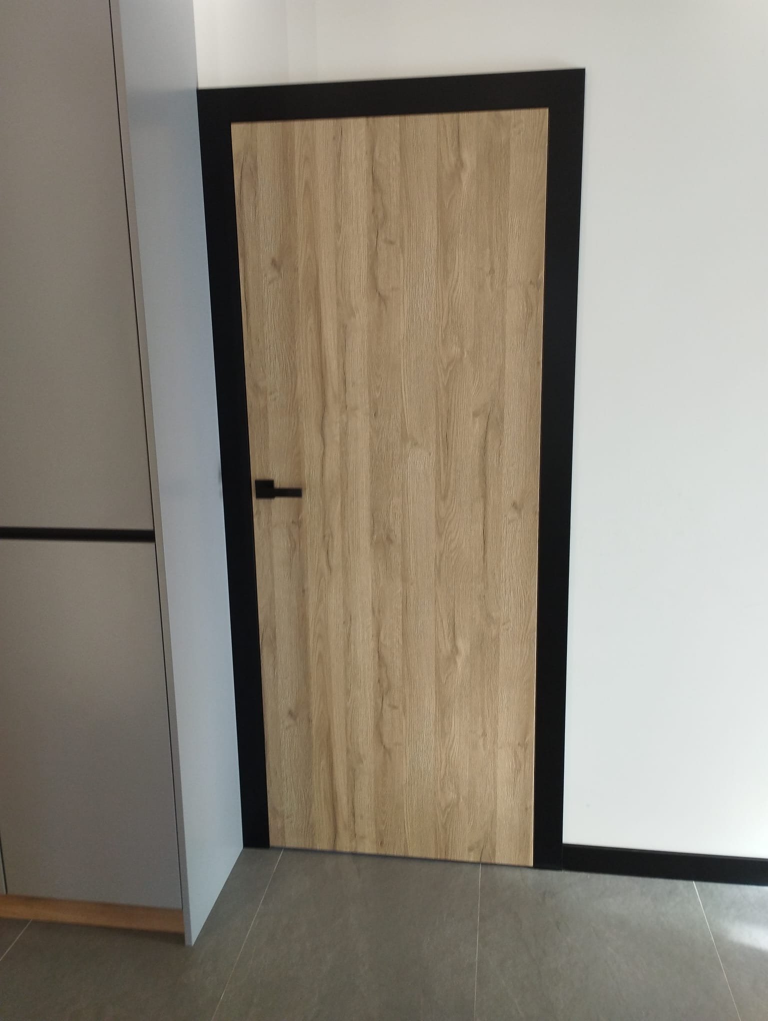 Drzwi - Drzwi drewniane czarna ramka