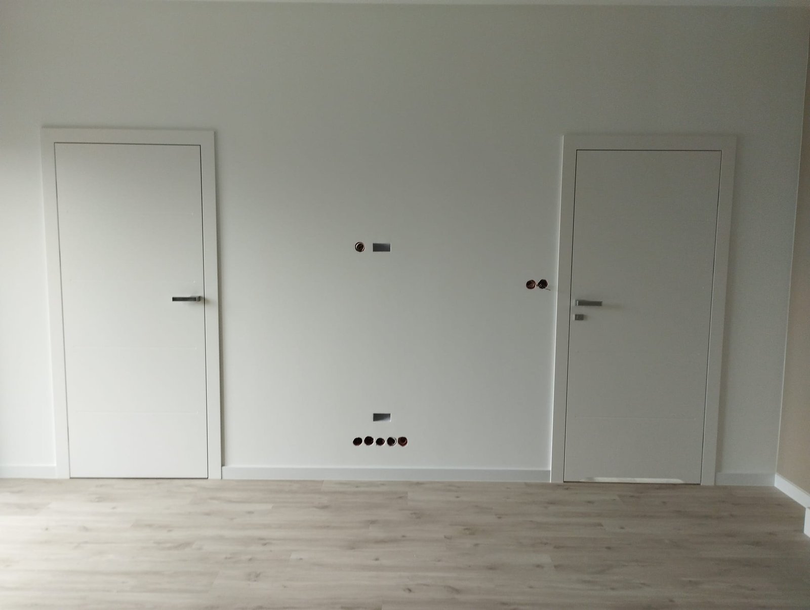 Drzwi - Dwa drzwi minimalistyczne