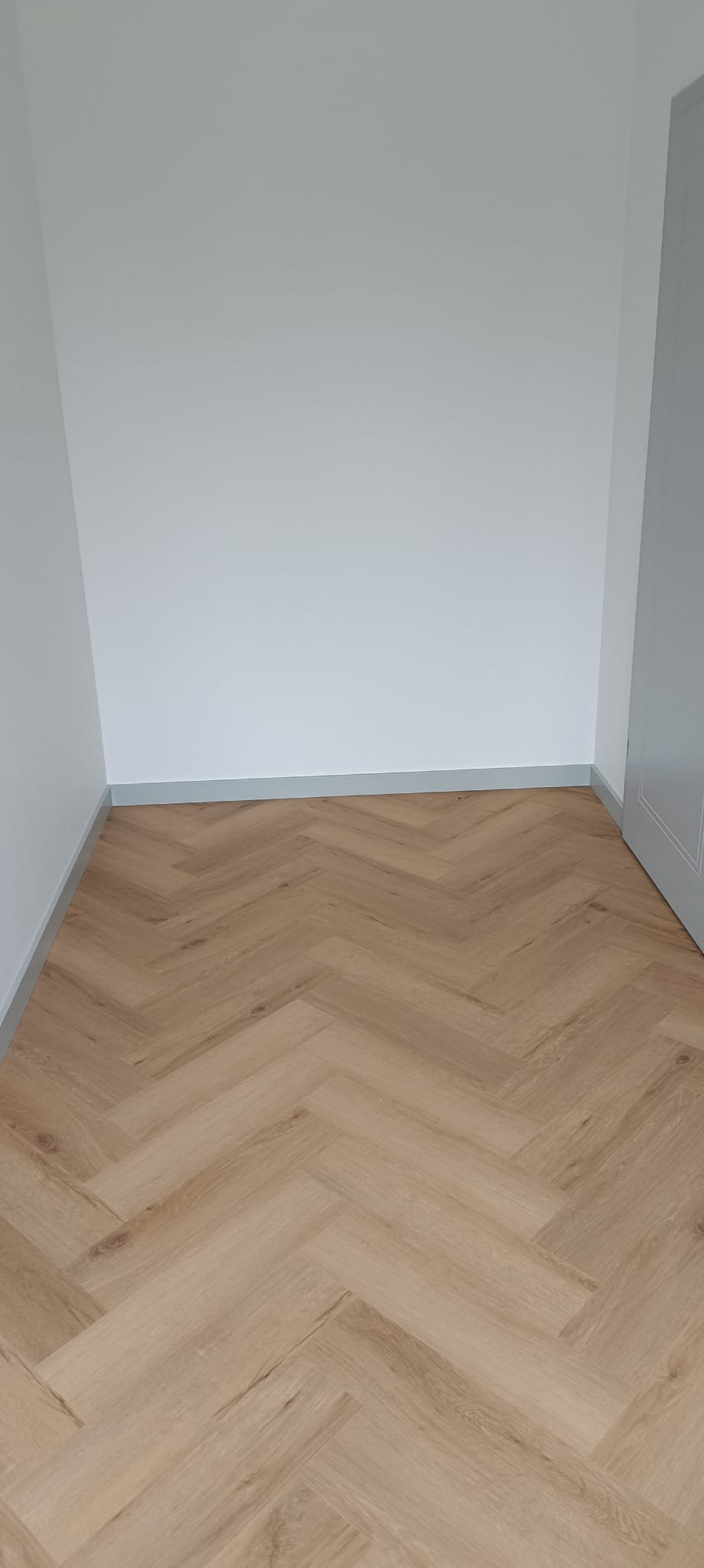 Podłogi - Podłoga jodełka maly pokój