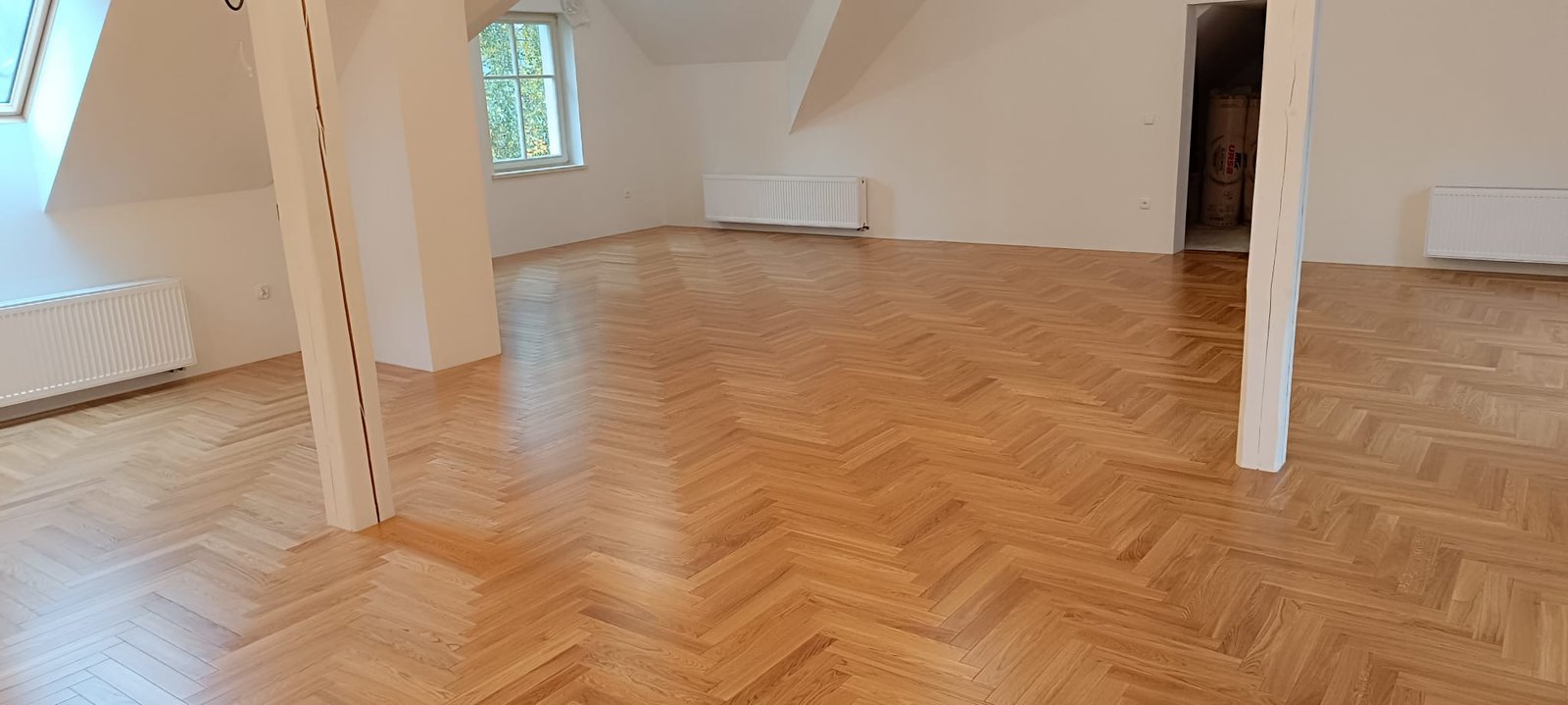 Podłogi - Podłoga jodełka poddasze