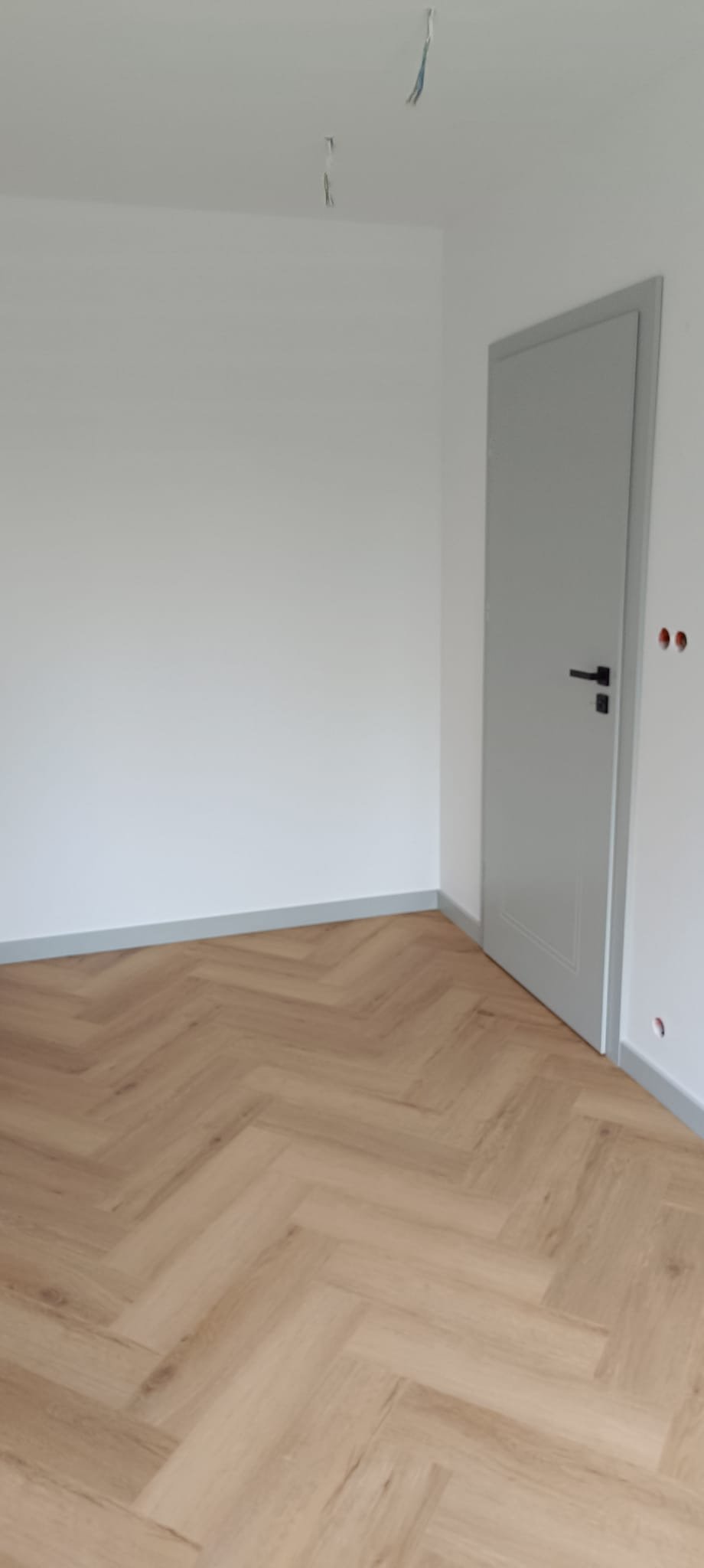 Podłogi - Podłoga jodełka pokój szara futra