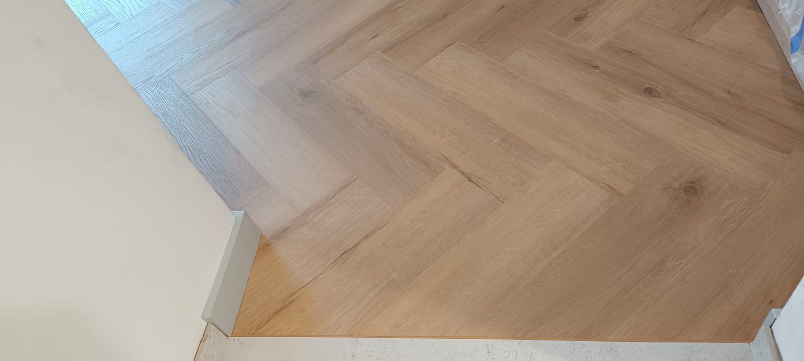 Podłogi - Podłoga jodełka przejscie