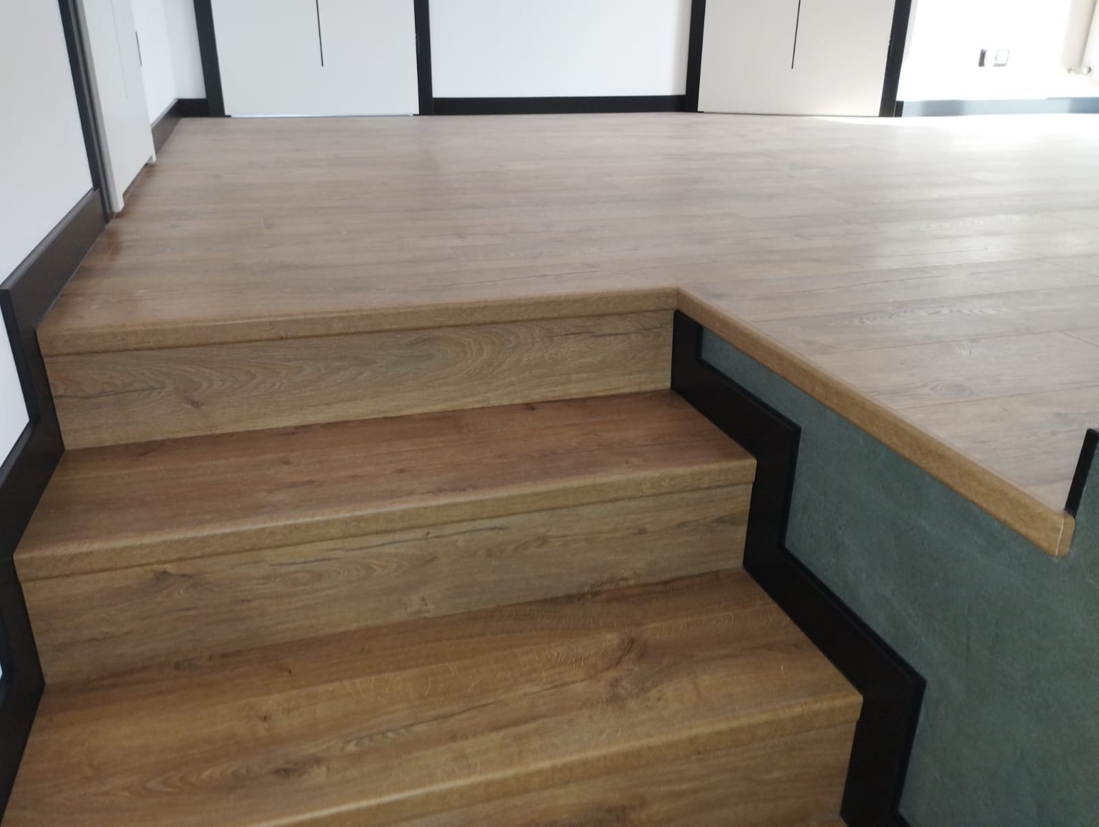 Schody - Schody platforma dąb